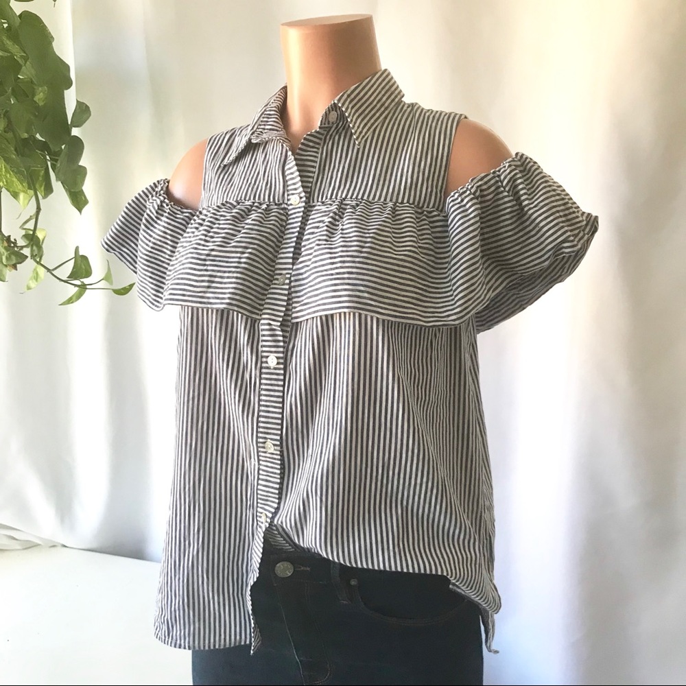 Anthropologie cold shoulder ruffle blouse